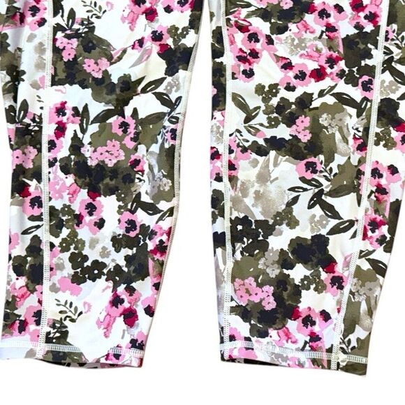 Torrid Ditsy Floral Performance Core Crop Active Legging Size 3 3XL - Picture 5 of 12